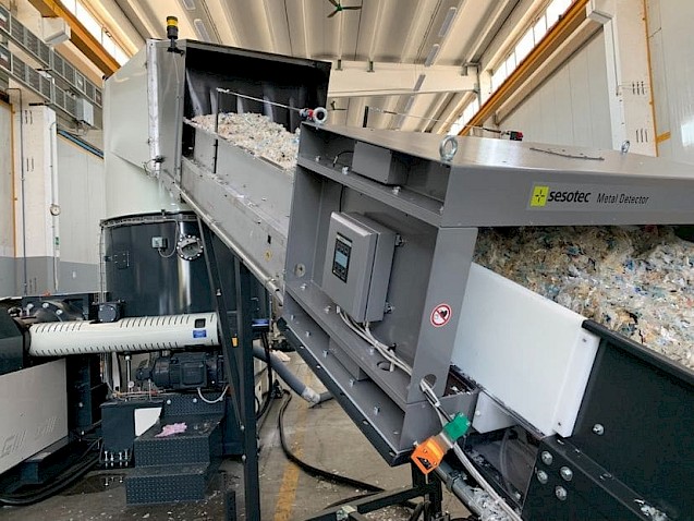 Sesotec C-SCAN in a plastic factory